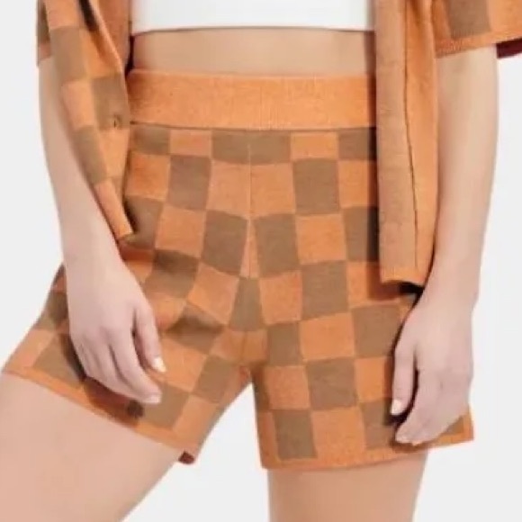 NWT! UGG MALIAH SHORT - Picture 1 of 4